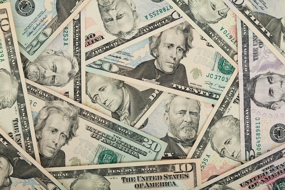 dolarové bankovky